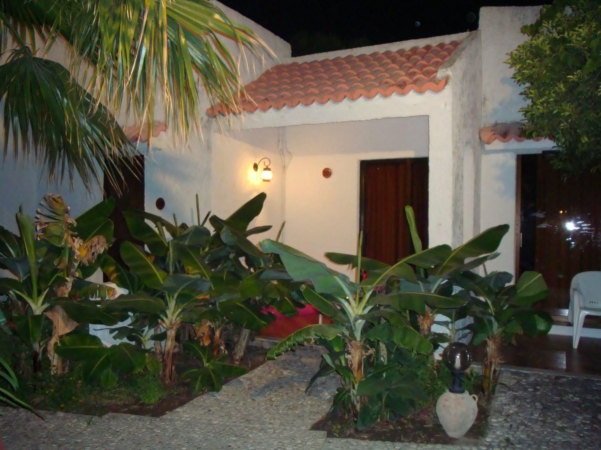 Oasis Hotel Bungalows Rhodes Afantou Exterior photo